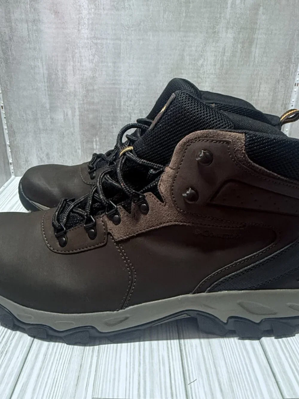 Columbia Omni-Grip Men's Brown Waterproof Hiking Boots Size 16 BM3970-231 EXCELL